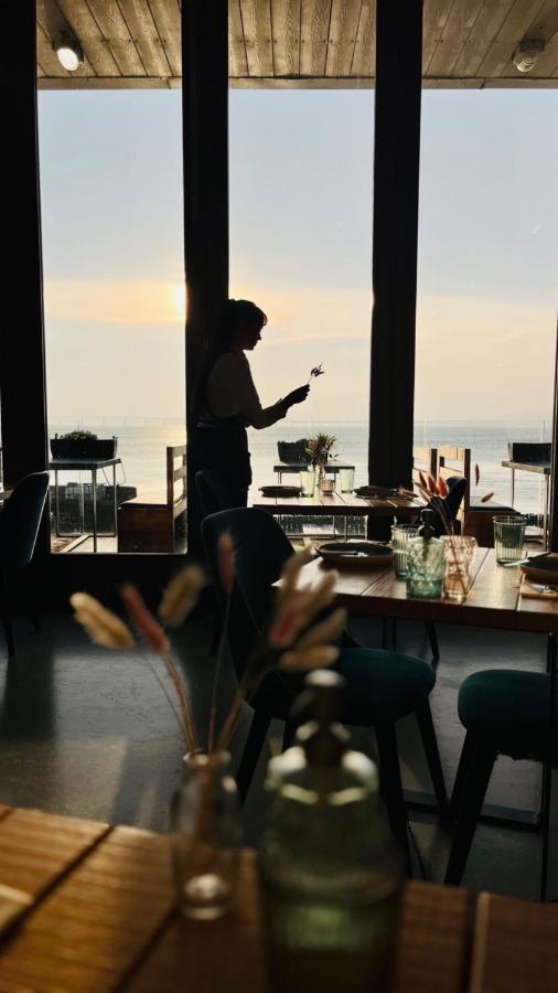 The Newport Restaurant With Rooms ภายนอก รูปภาพ